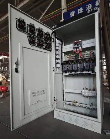 XL-21 power distribution cabinet circuit breaker arrangement